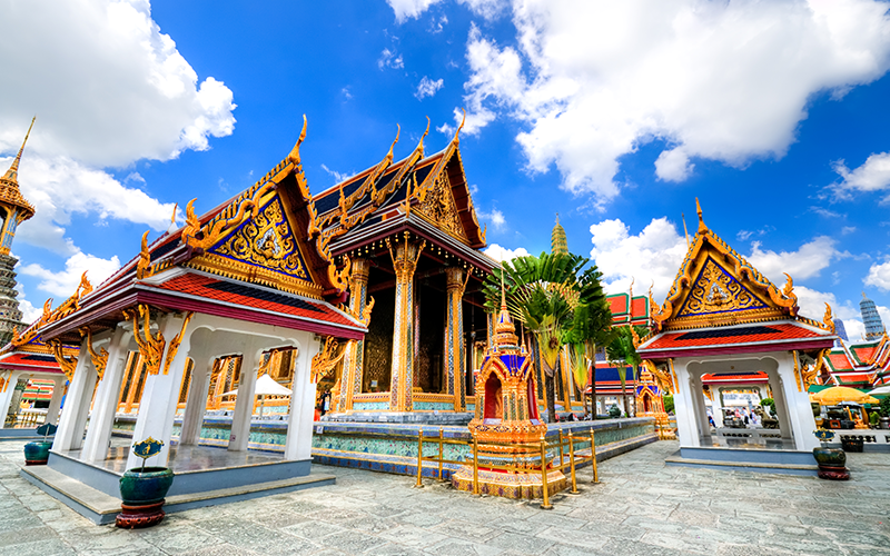 Ornate buildings in the Wat Phra Kaew complex