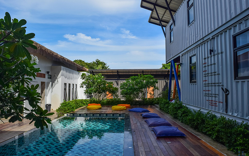 Outdoor pool at Us Samui hostel